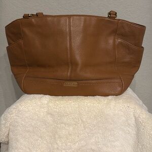 Coach Leather Shoulder bag!